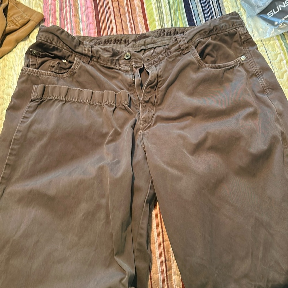 Gently worn Tommy Bahama pants